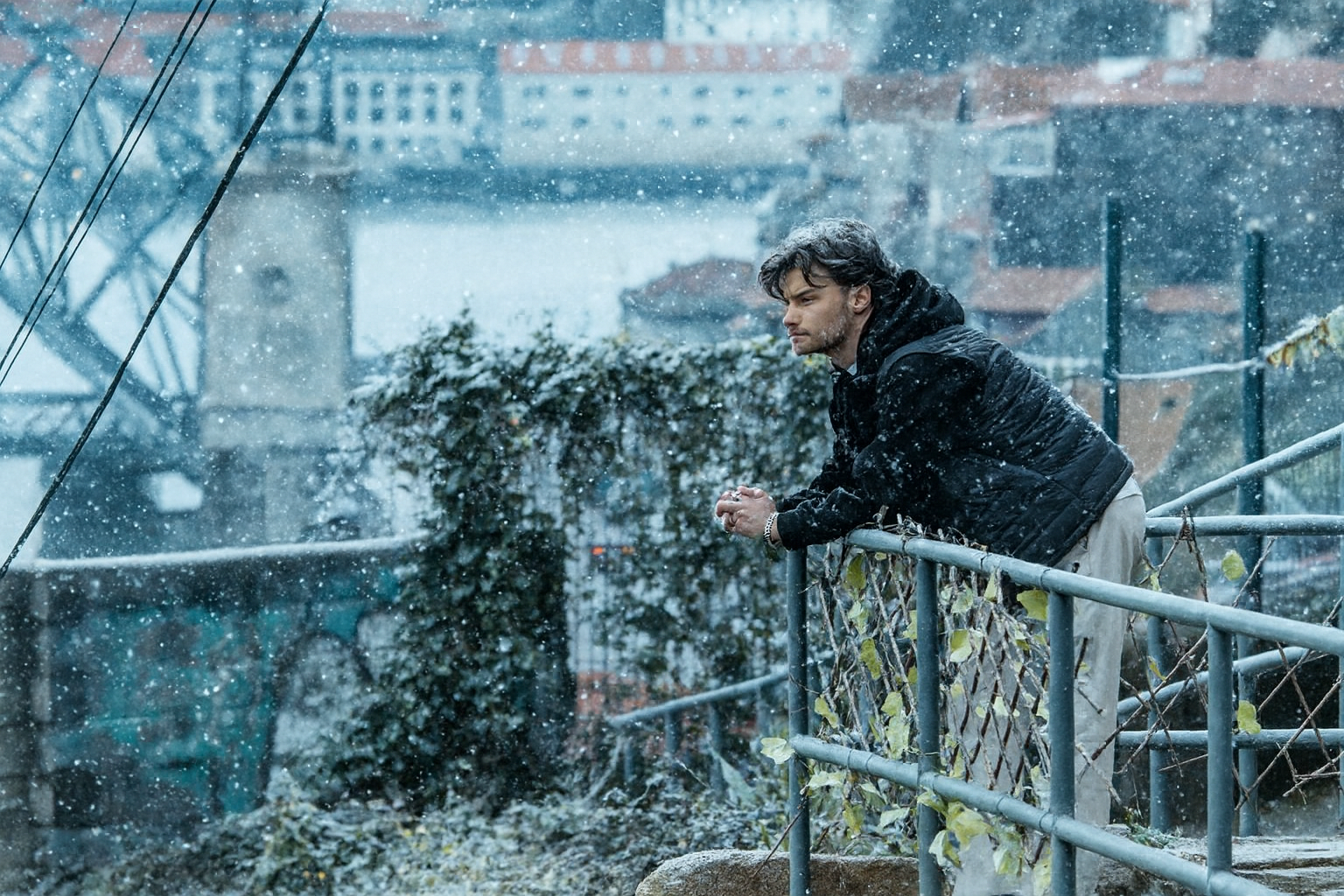 When the First Snowflakes Fall: Why the Koltrast Heated Vest Becomes Your Winter Ally